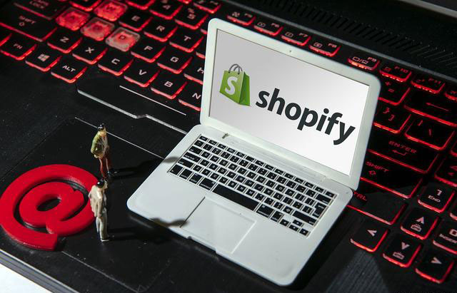 定制外貿獨立站商城和選擇Shopify建站大比拼，一擼到底！